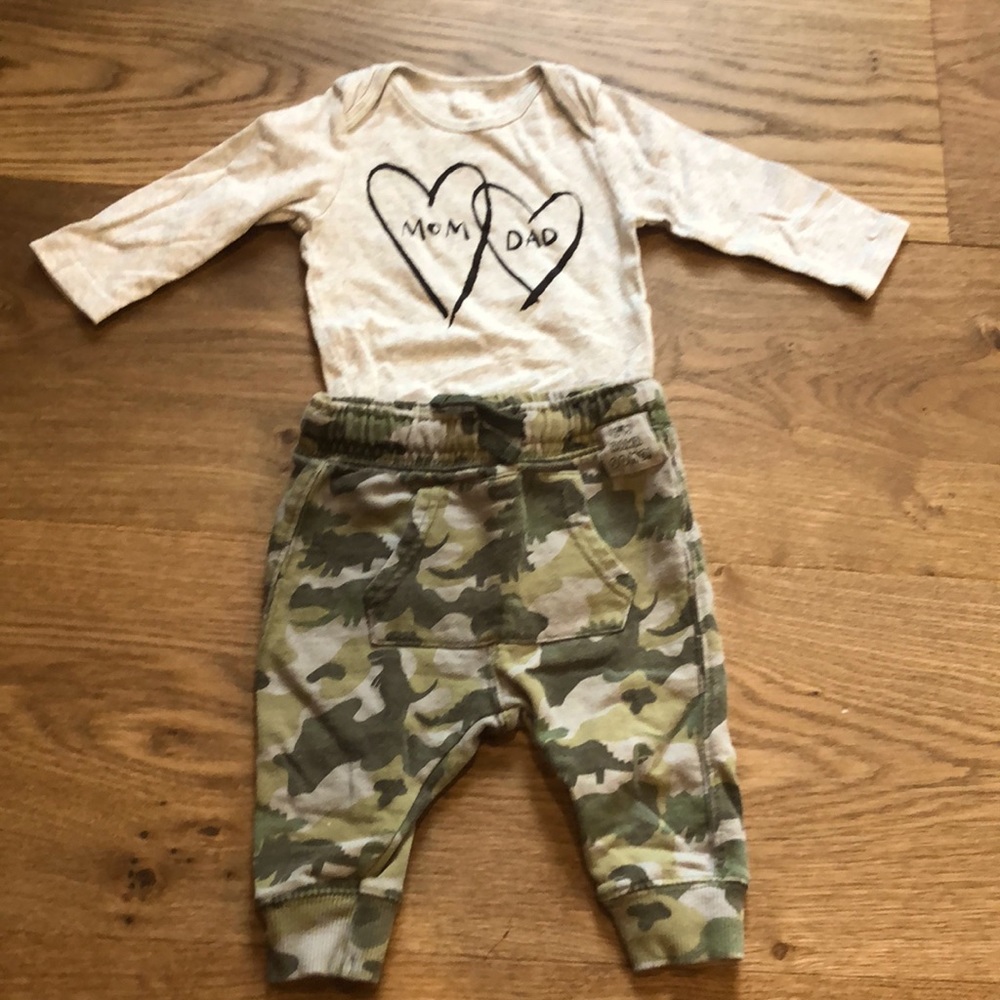 Unisex ZARA Dino camo outfit